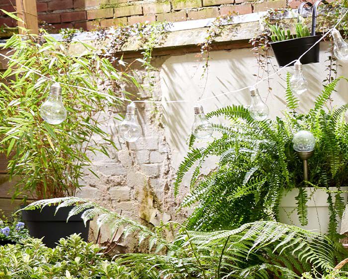 Maak je tuin of balkon of dakterras zo duurzaam mogelijk. Haal daarvoor alles in huis bij Blokker.